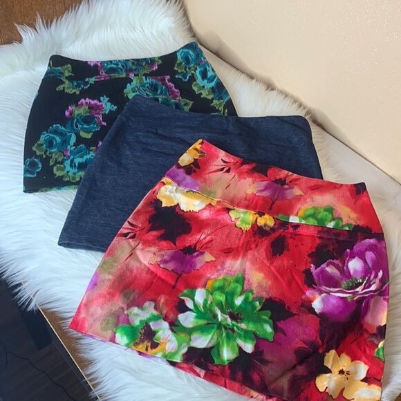 Forever 21 Mini Skirt Bundle Size XS/S - Picture 1 of 16